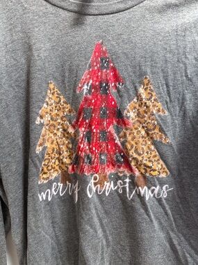 Women’s Gray 'Merry Christmas' Holiday Tee with Plaid & Leopard Trees size L